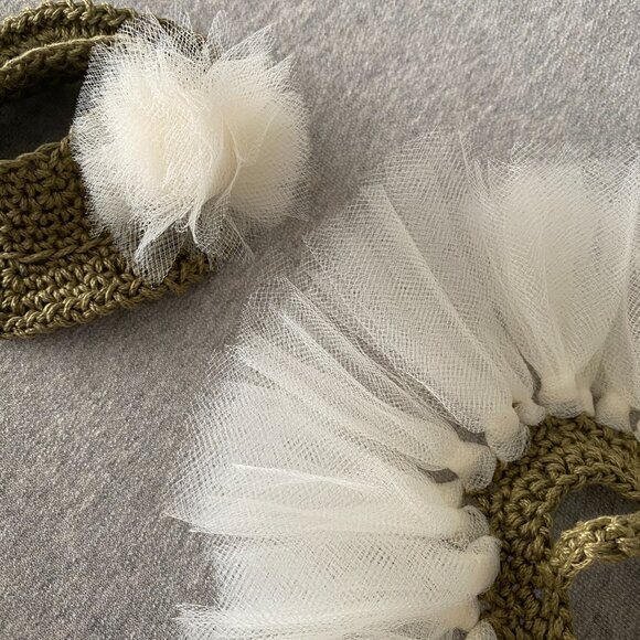 Handmade Crochet Green Cream Princess Tutu for 17cm Doll 2-Piece Set - Picture 6 of 6